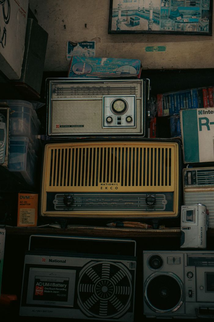 Explore a nostalgic collection of vintage radios and electronics, showcasing timeless technology.